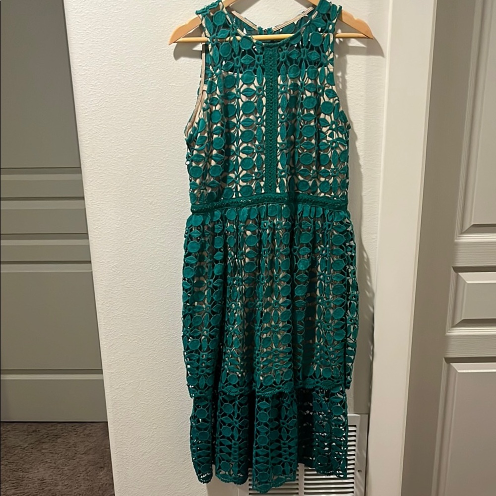 Green Sleeveless Tiered Lace Dress